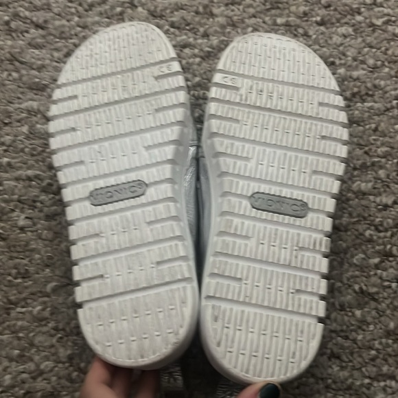 FLASH SALE- Vionic uptown loafer Silver size 7..5 nwot - Picture 9 of 9